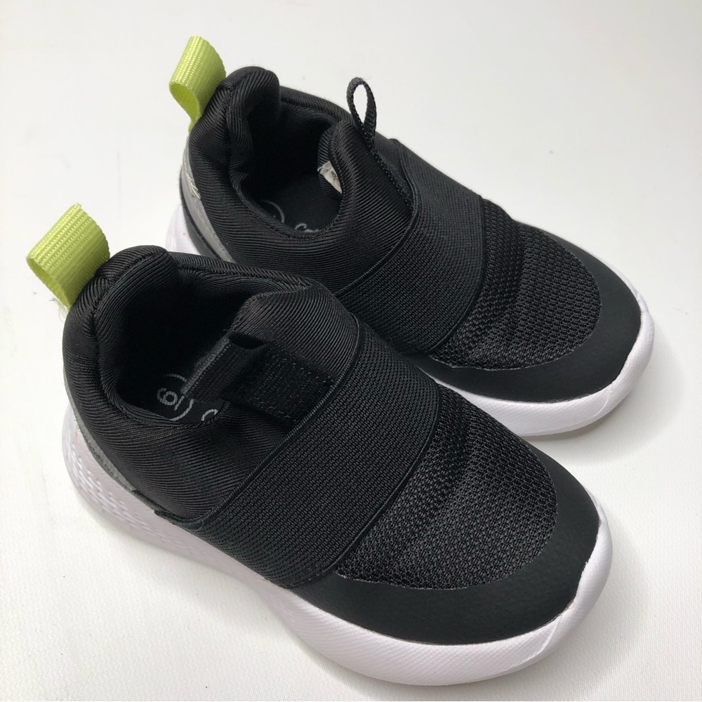 Toddler Boy Shoes Cat & Jack Slide On Black Elastic Closure Comfy Sneakers Sz 6